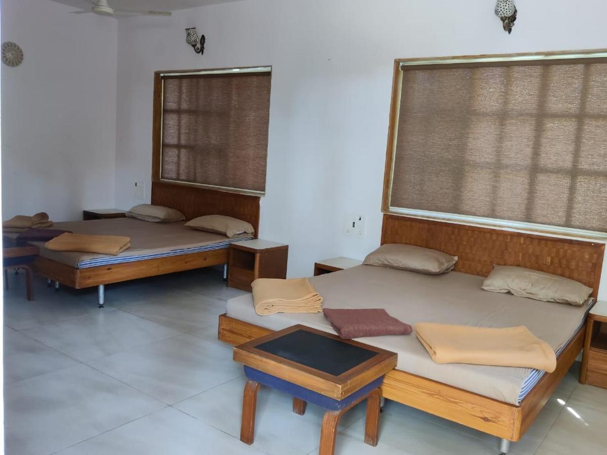 White House Beach Resort, Nagaon Eksteriør bilde