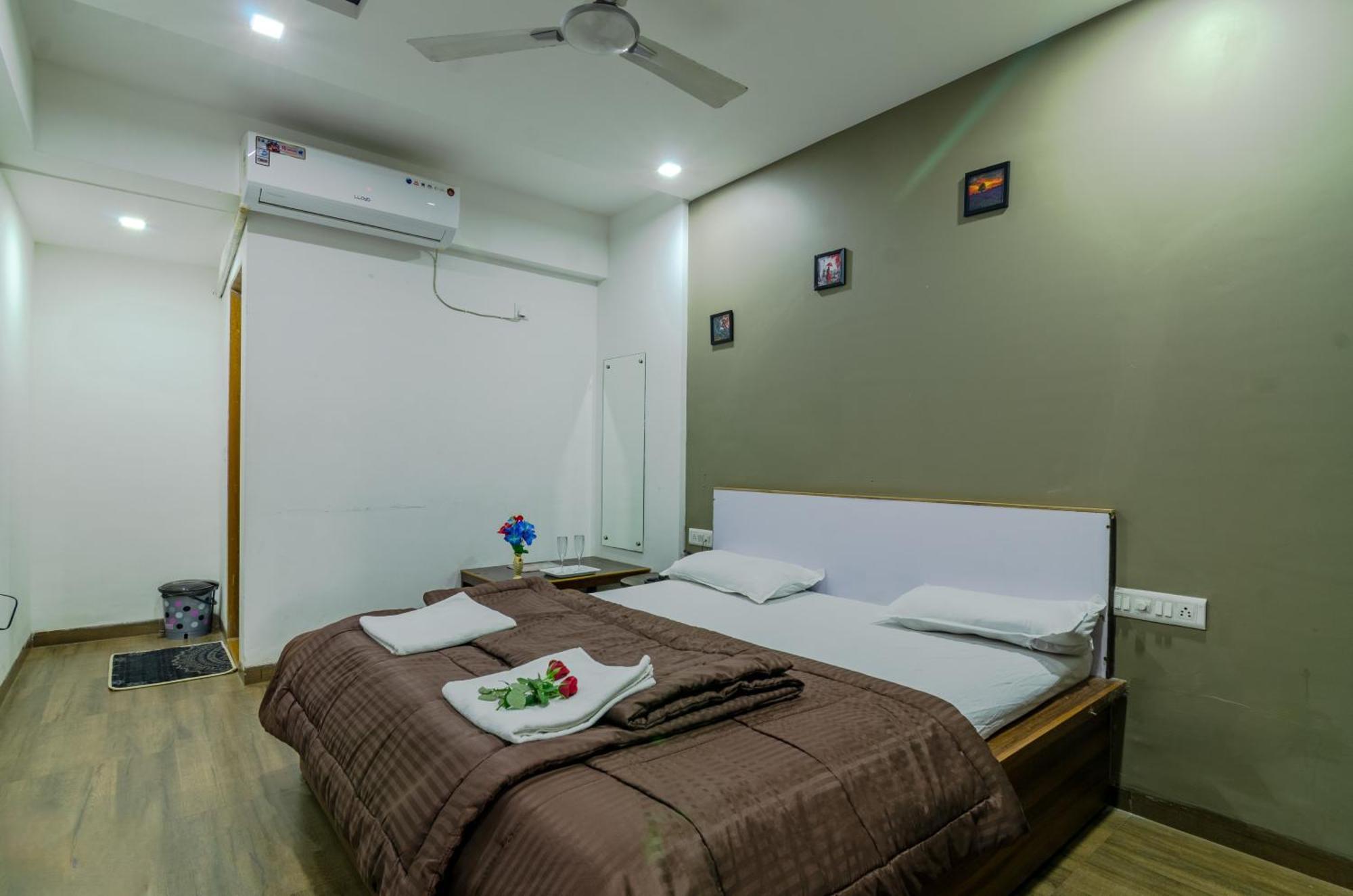 White House Beach Resort, Nagaon Eksteriør bilde