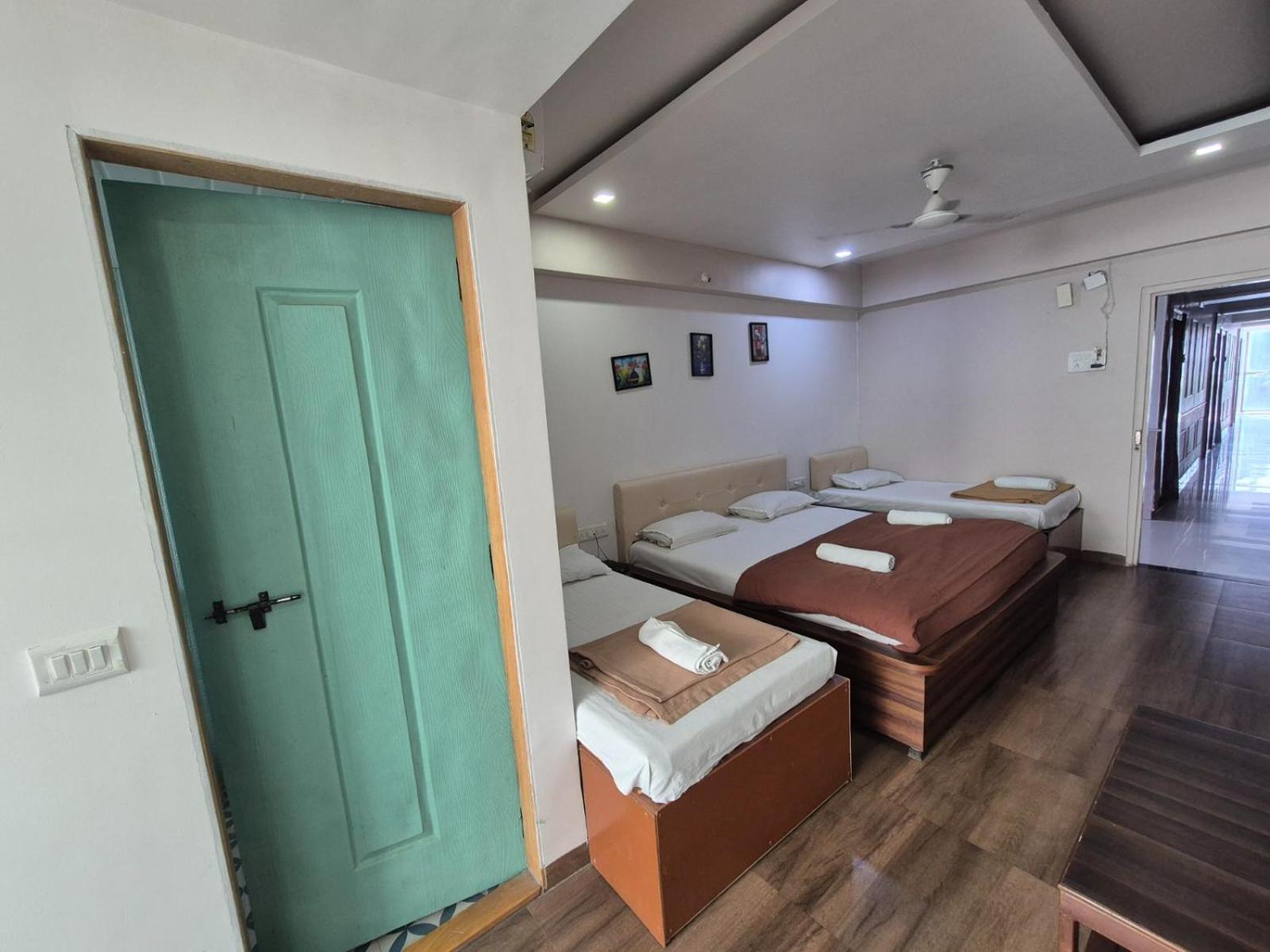 White House Beach Resort, Nagaon Eksteriør bilde