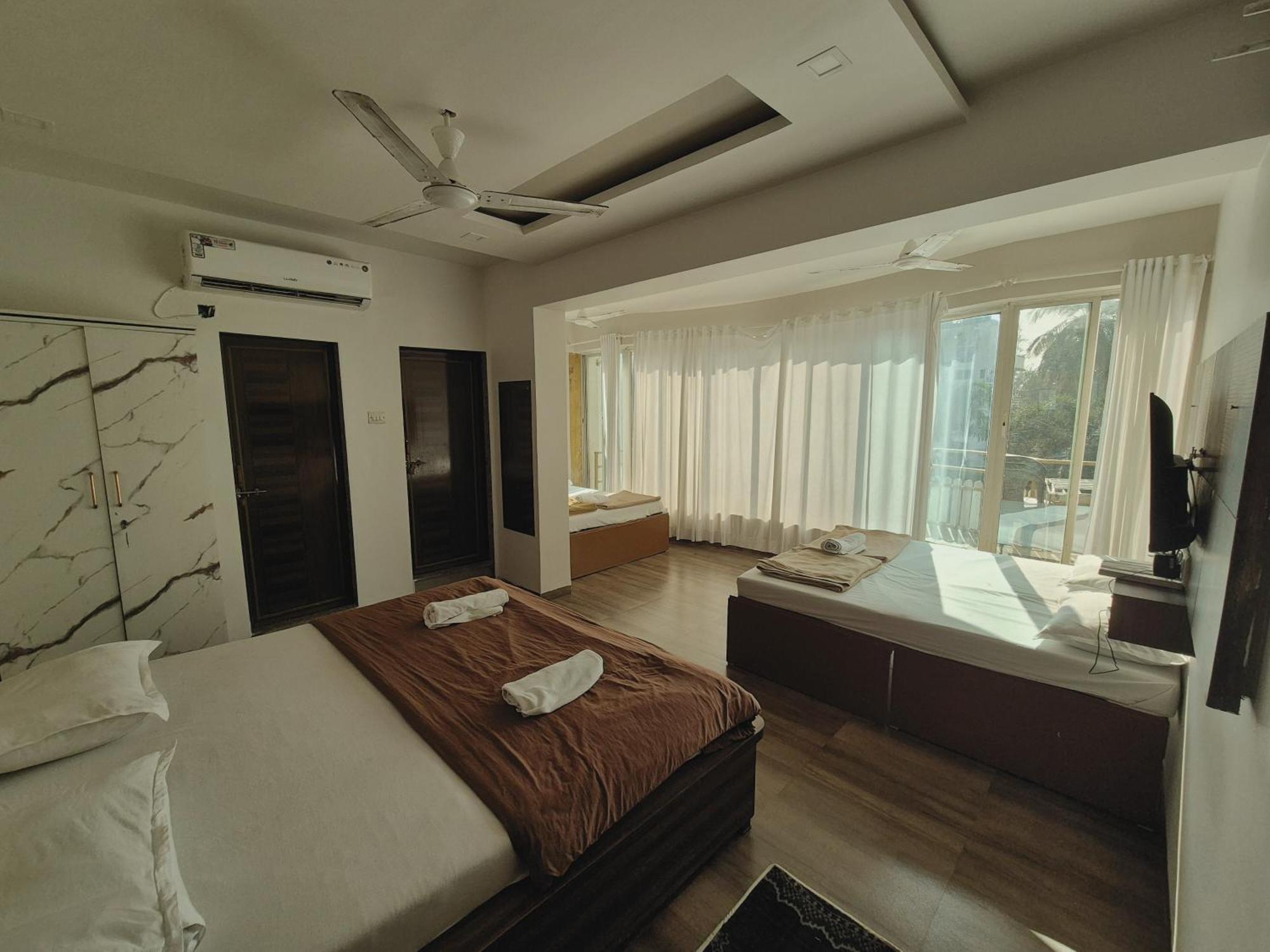 White House Beach Resort, Nagaon Eksteriør bilde