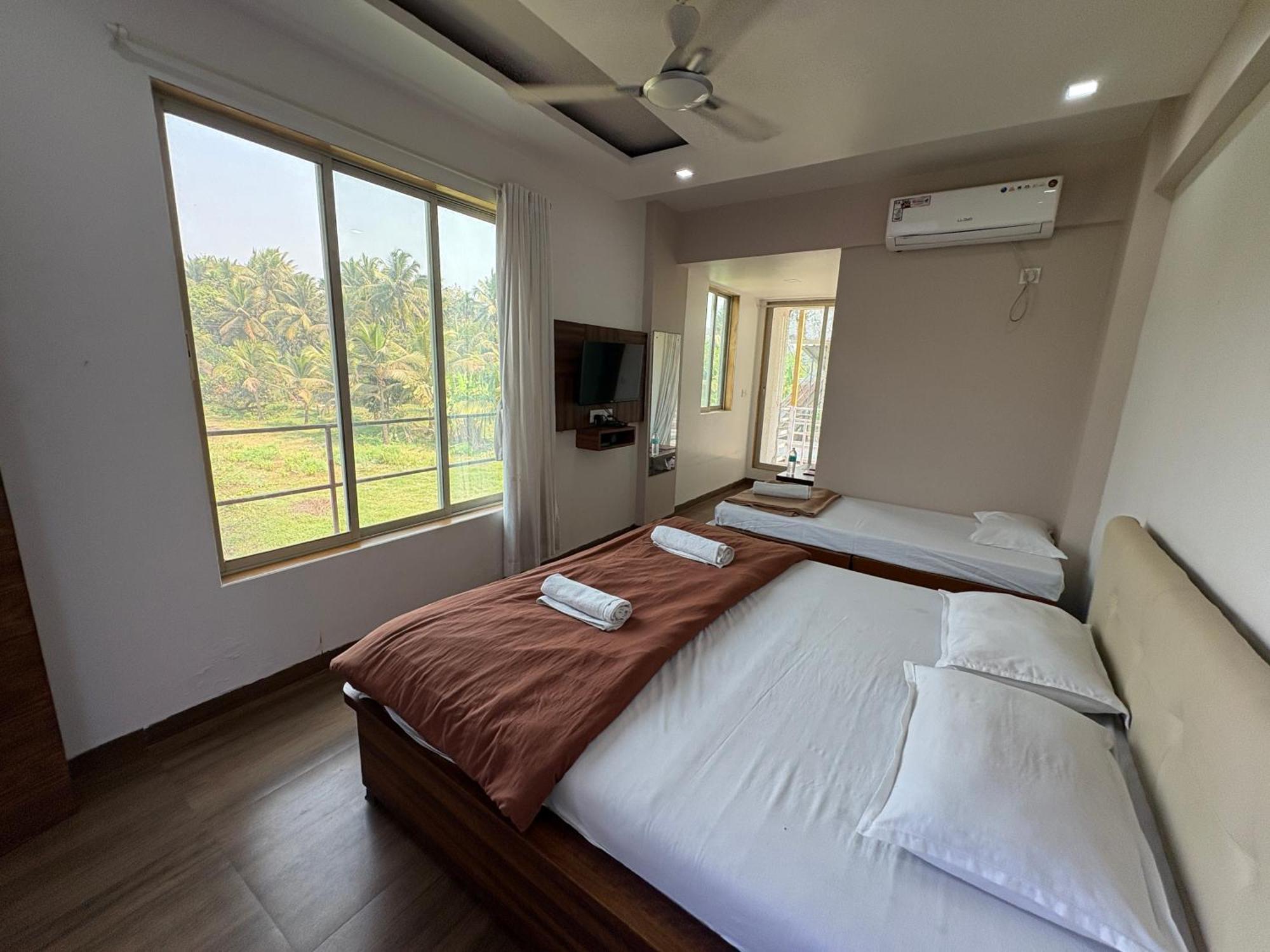 White House Beach Resort, Nagaon Eksteriør bilde